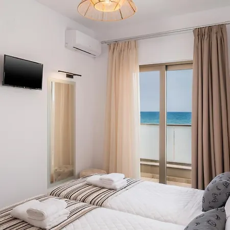 Indigo Blue Seaside Deluxe Apartment