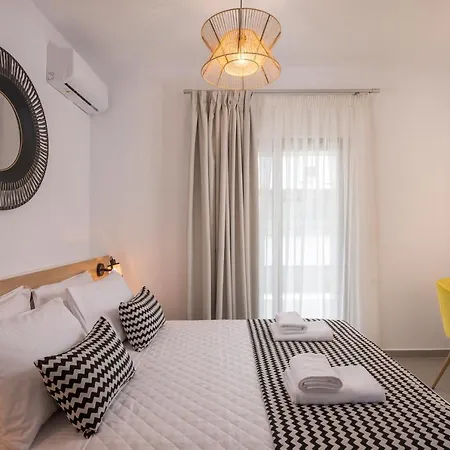 Indigo Blue Seaside Deluxe Apartment