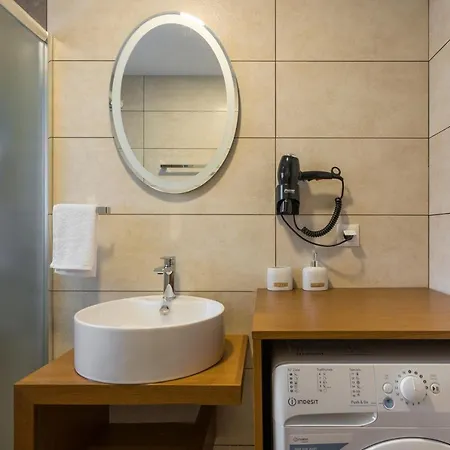 Indigo Blue Seaside Deluxe Apartament *