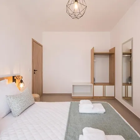 Indigo Blue Seaside Deluxe Apartament