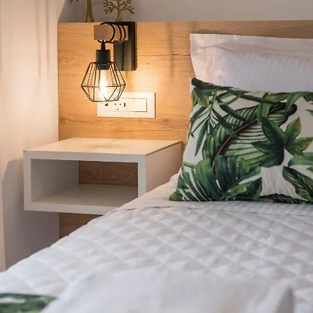Indigo Blue Seaside Deluxe Apartament *